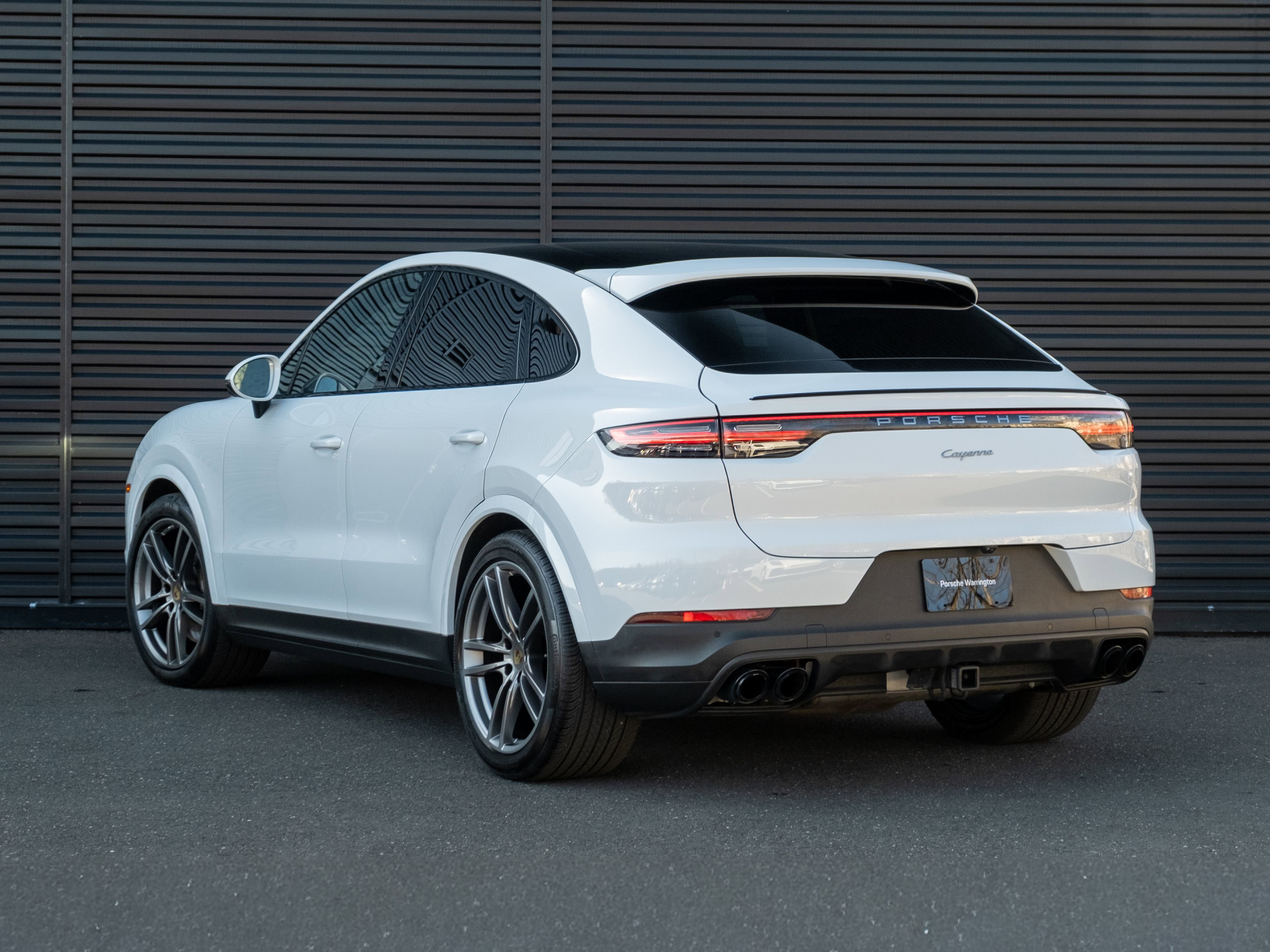 Certified 2023 Porsche Cayenne Coupe image 3