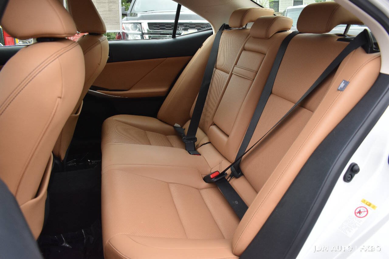 Used 2018 Lexus IS 300 AWD w/ Comfort Package image 14
