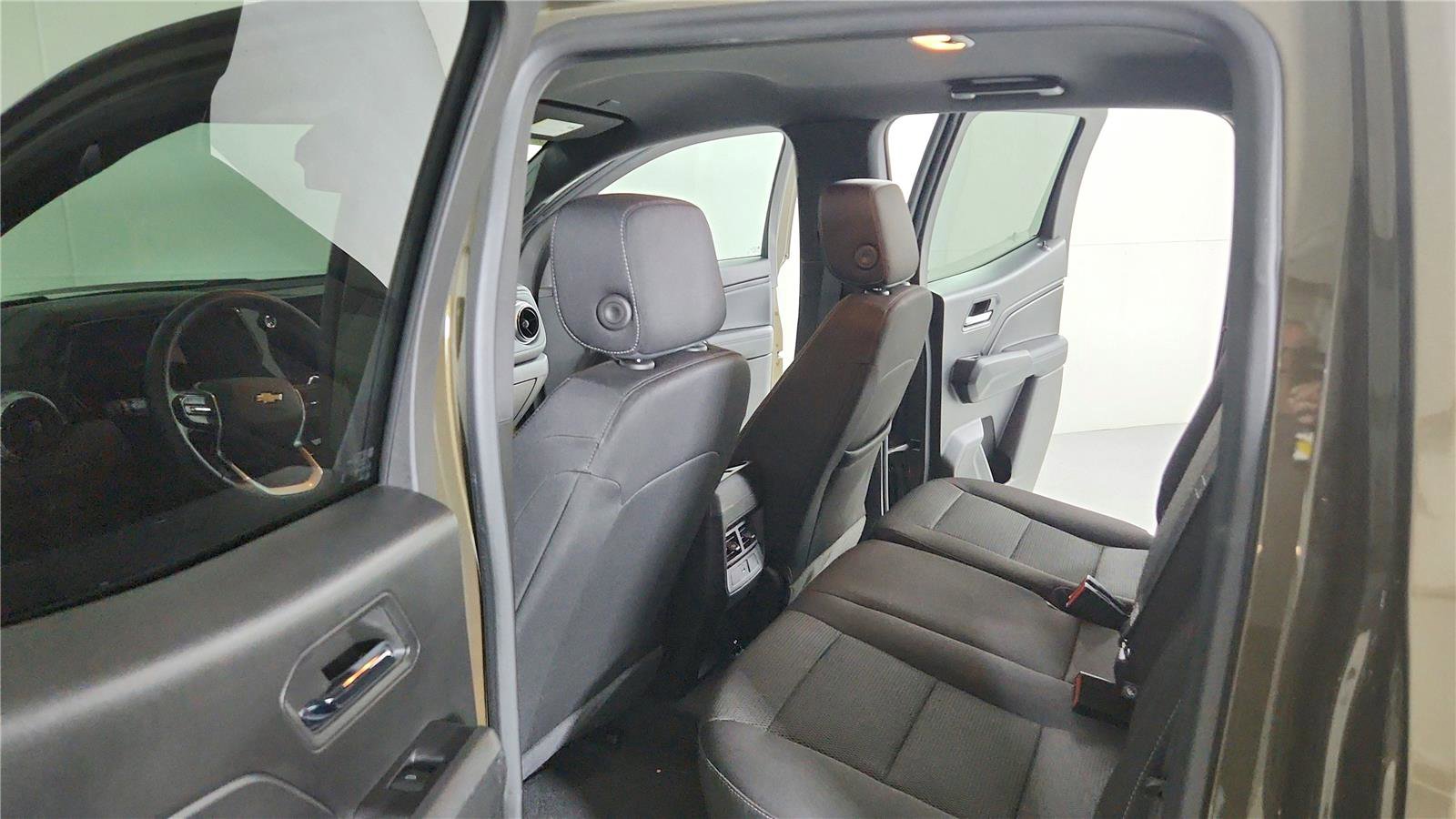 Used 2024 Chevrolet Colorado LT w/ LT Convenience Package AWD/4WD image 16