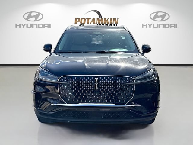 Used 2025 Lincoln Aviator 2WD image 2