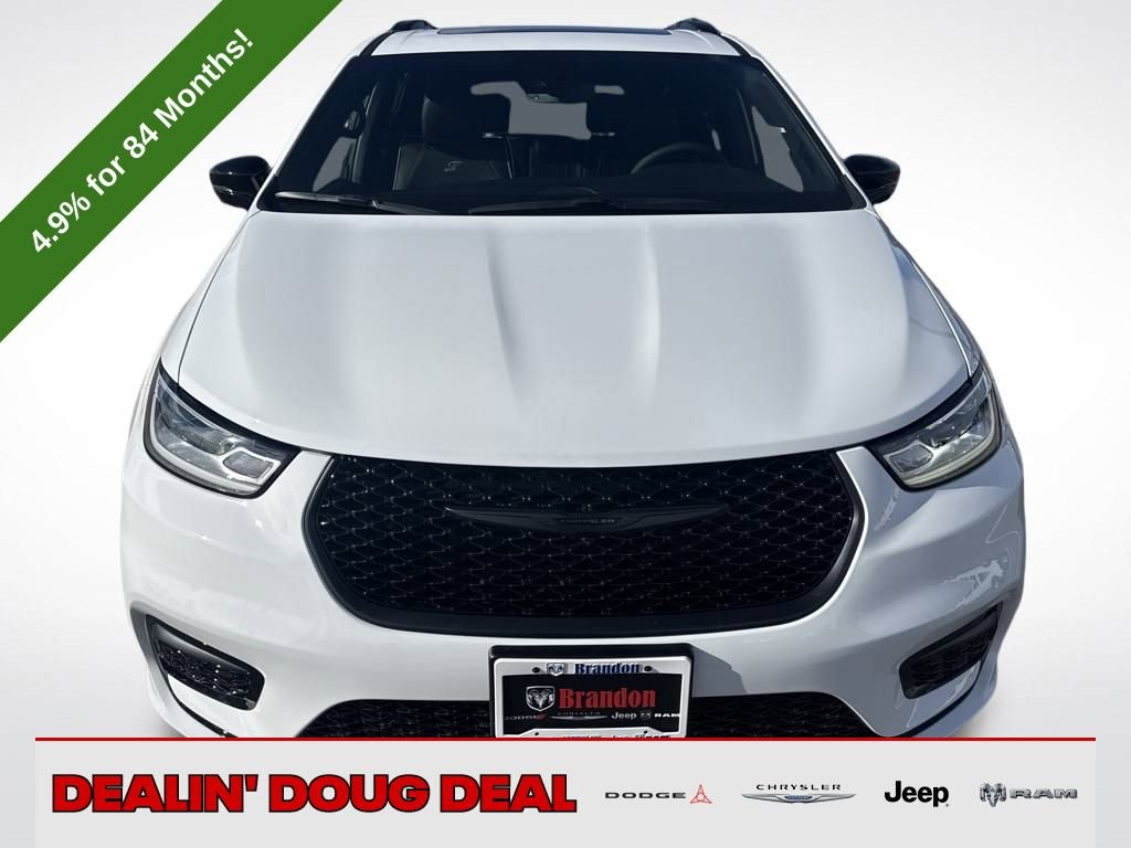 New 2026 Chrysler Pacifica Limited image 8