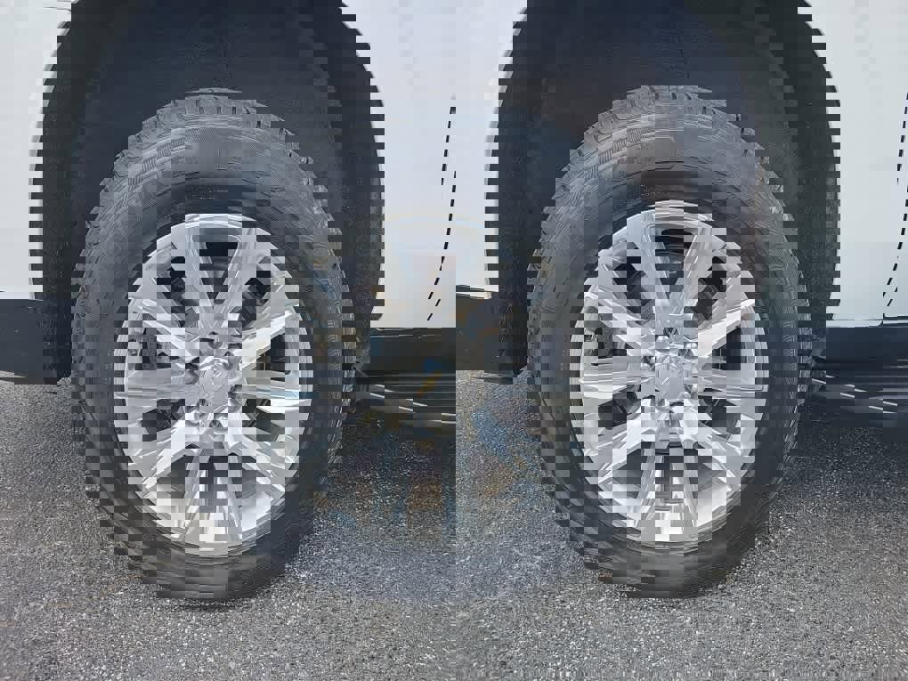 Used 2023 Chevrolet Suburban Premier image 10