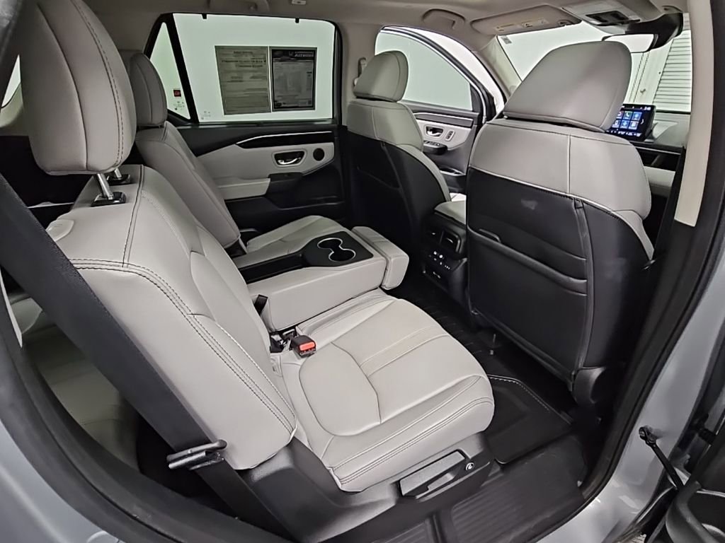 Used 2023 Honda Pilot Touring image 38