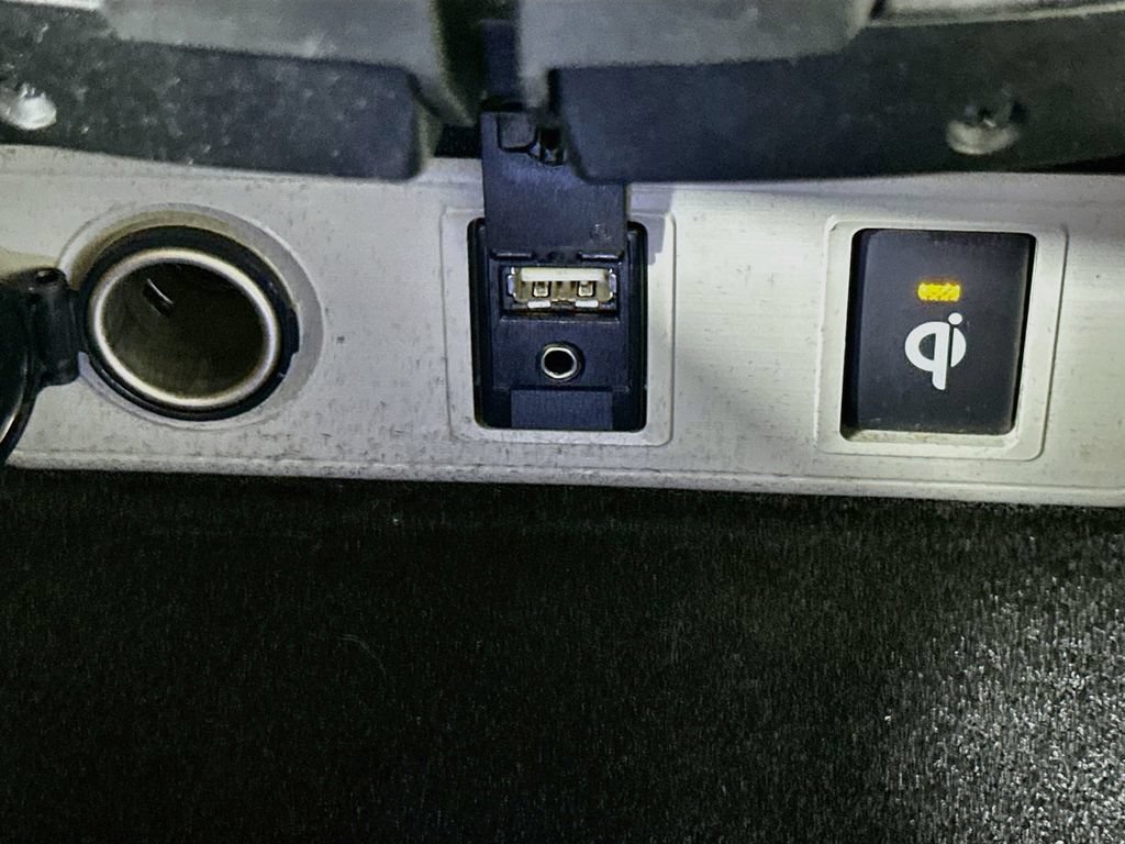 Used 2017 Toyota Avalon Touring FWD image 33
