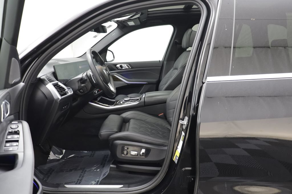 Used 2024 BMW X5 xDrive50e w/ Premium Package AWD/4WD image 5