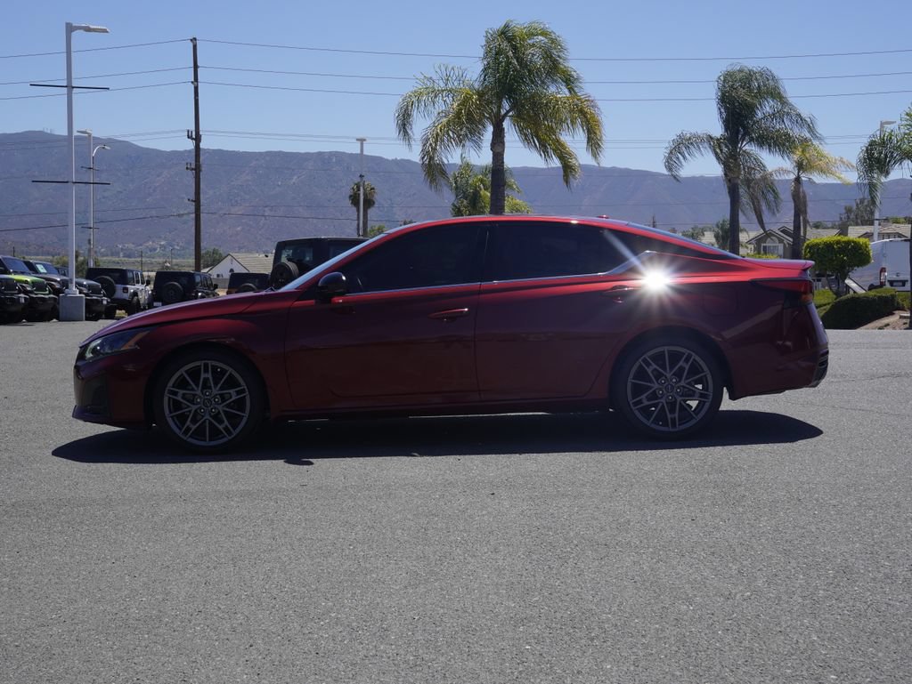 Used 2023 Nissan Altima 2.0 SR FWD image 7