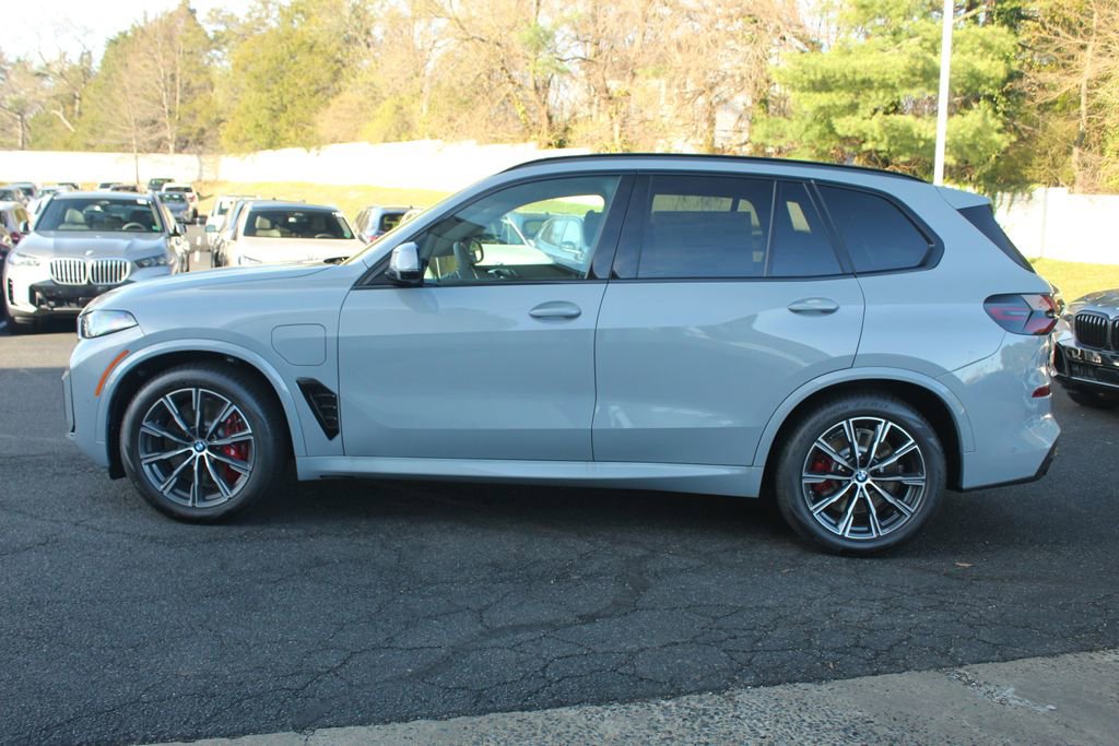 New 2026 BMW X5 xDrive50e image 4