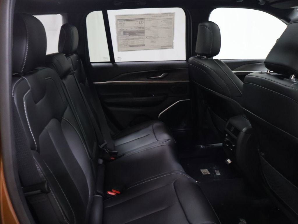 New 2026 Jeep Grand Cherokee Limited image 14