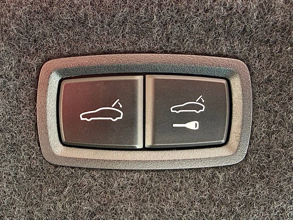 Certified 2024 Porsche Taycan image 26