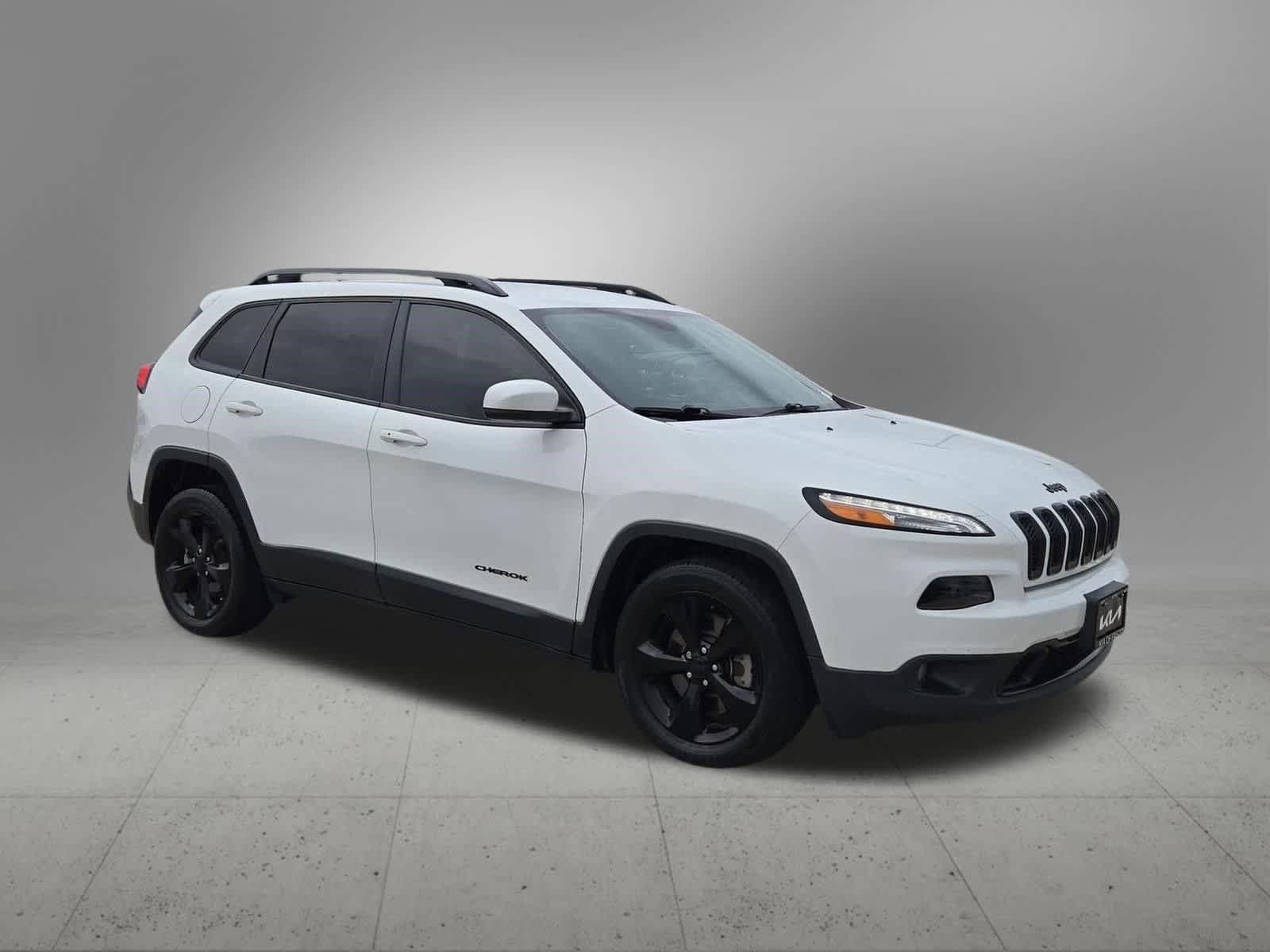 Used 2017 Jeep Cherokee Limited FWD image 8