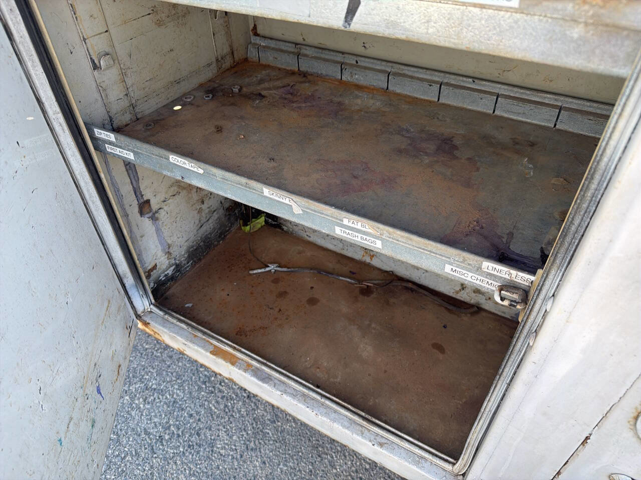 Used 2006 Ford F350 XL image 10