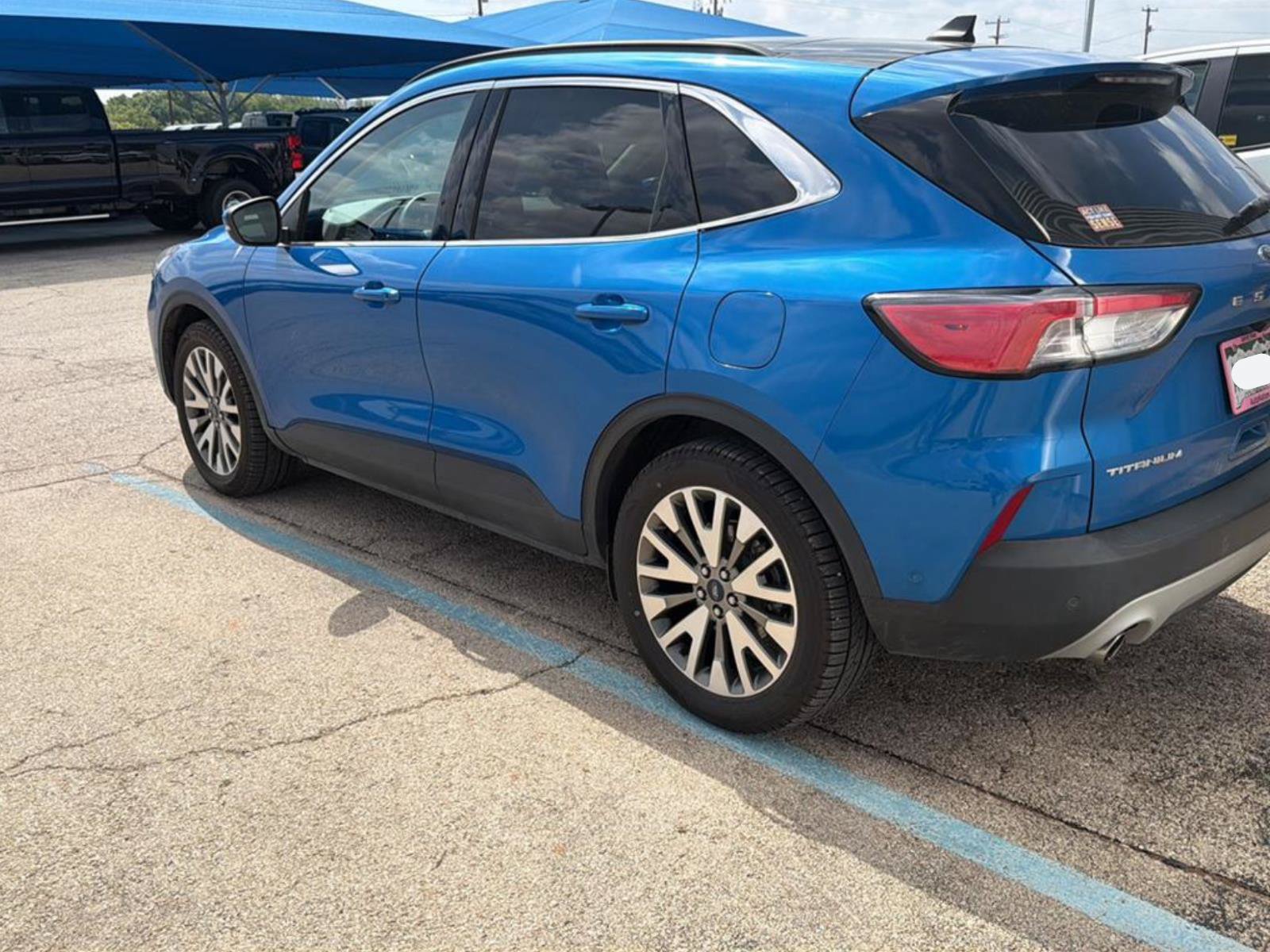 Used 2020 Ford Escape Titanium AWD/4WD image 4