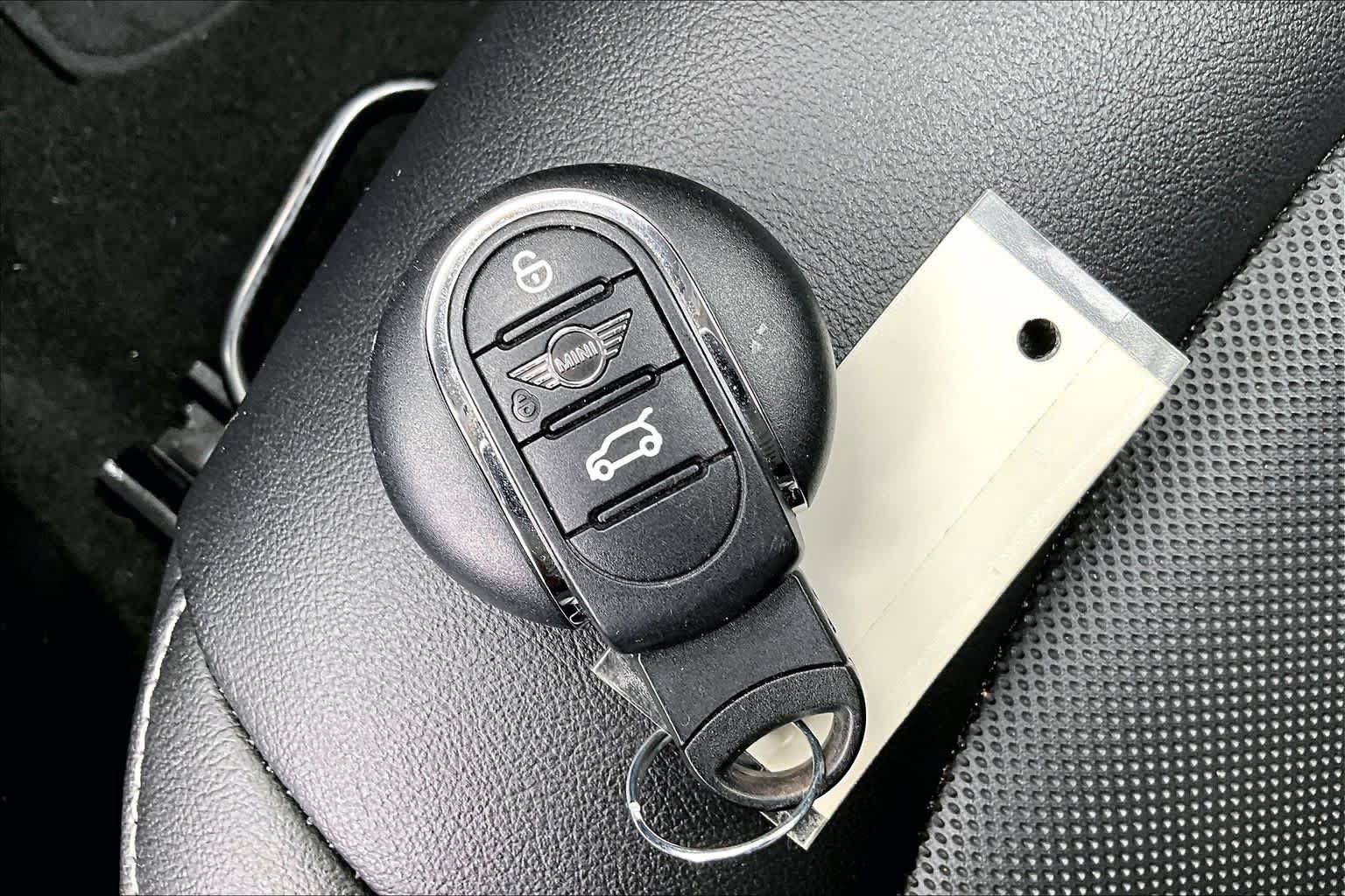 Used 2022 MINI Cooper 2-Door Hardtop FWD image 14