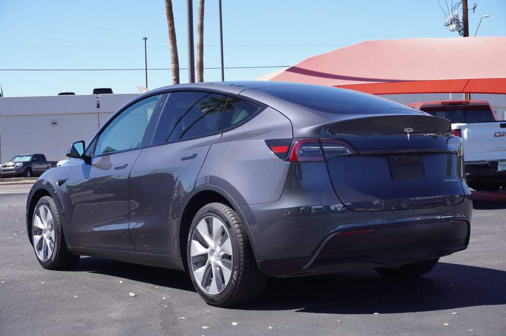 Used 2021 Tesla Model Y Long Range AWD/4WD image 3