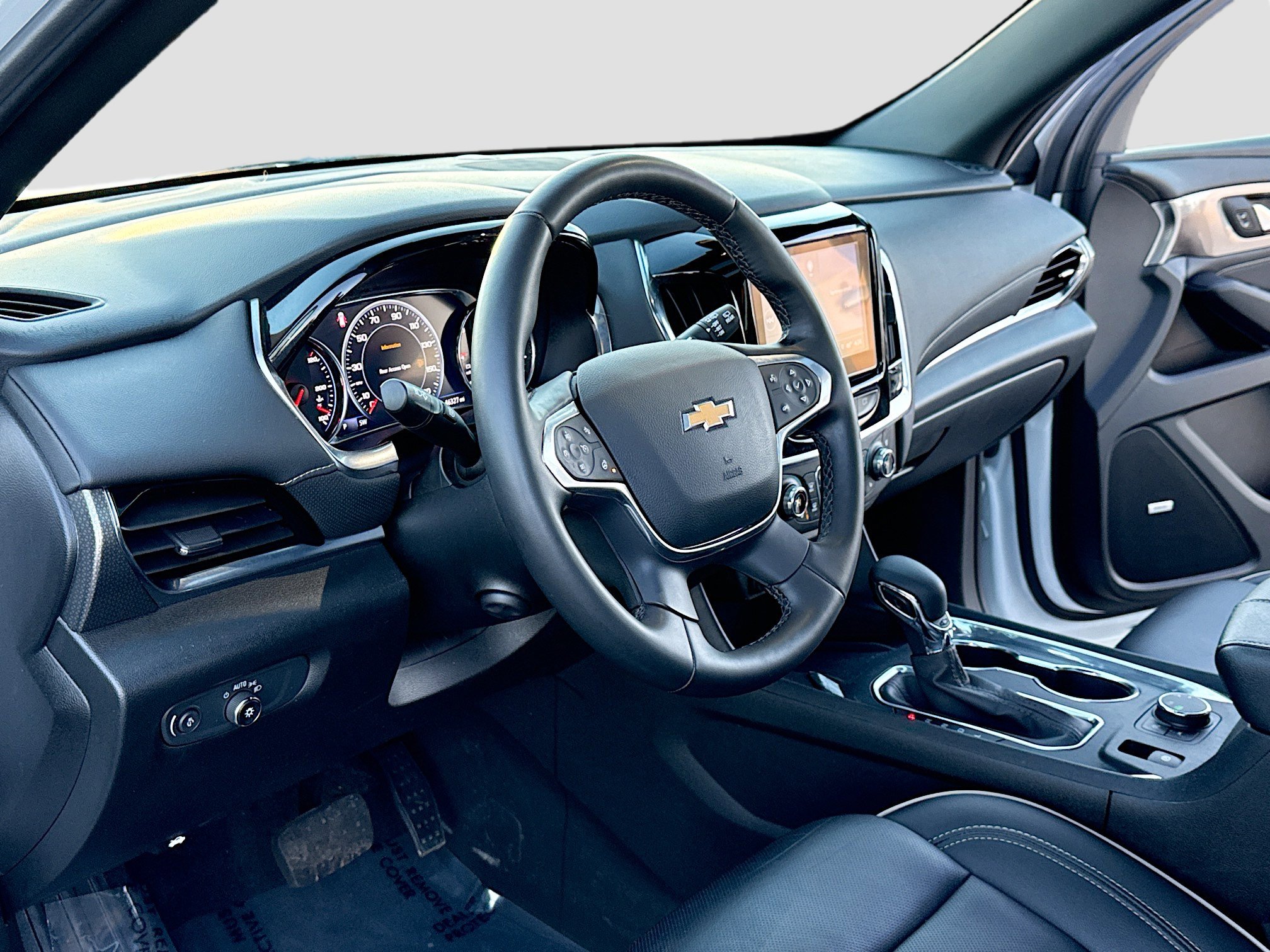 Used 2023 Chevrolet Traverse Premier AWD/4WD image 4