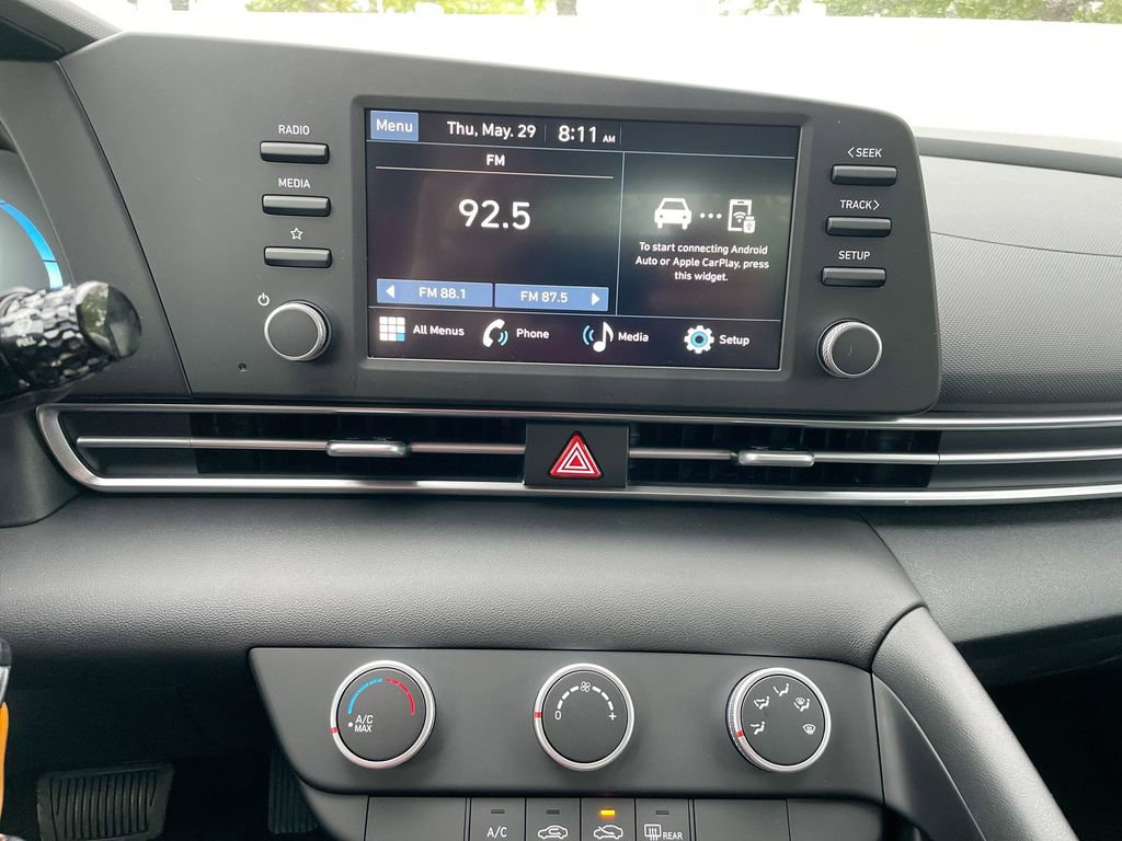 Used 2025 Hyundai Elantra SE image 46