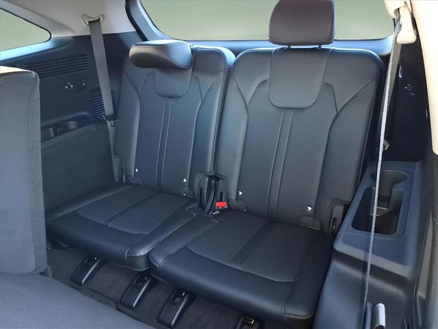 Used 2025 Kia Sorento S image 13