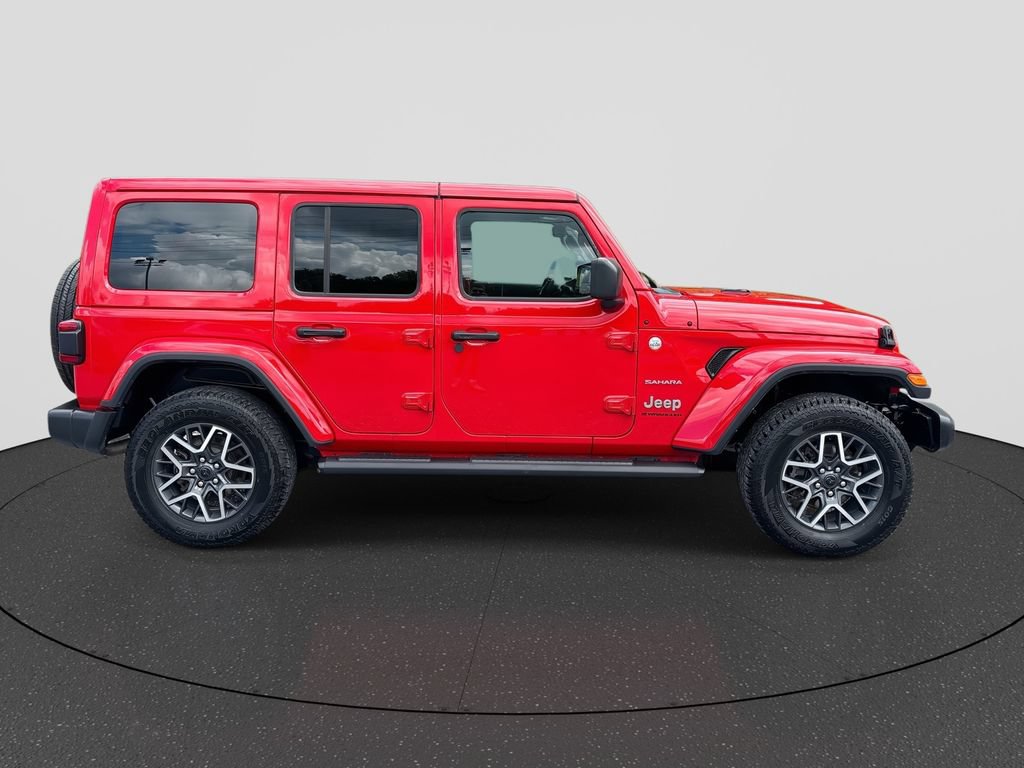 Used 2024 Jeep Wrangler Unlimited Sahara AWD/4WD image 9