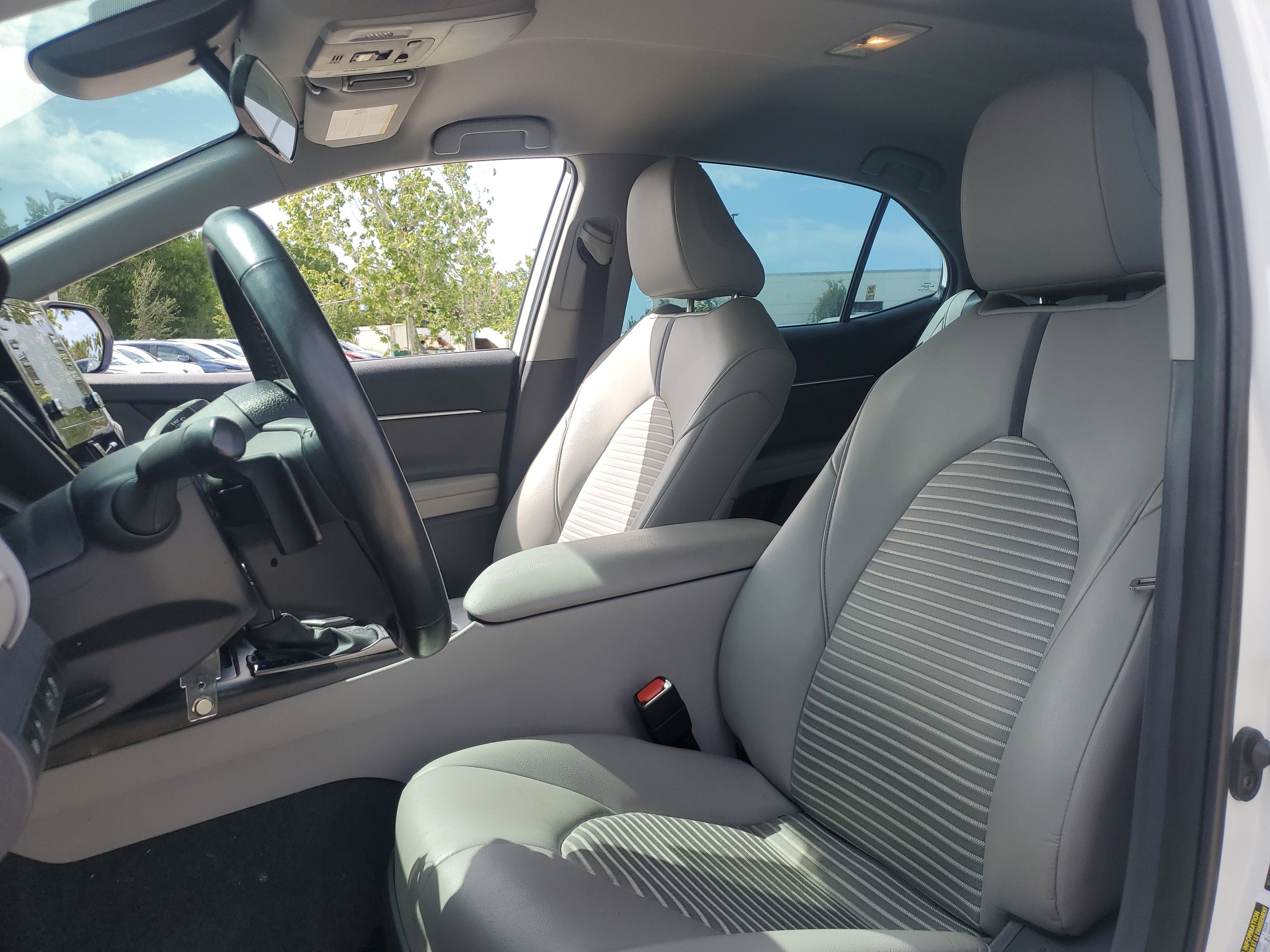 Used 2023 Toyota Camry SE image 23