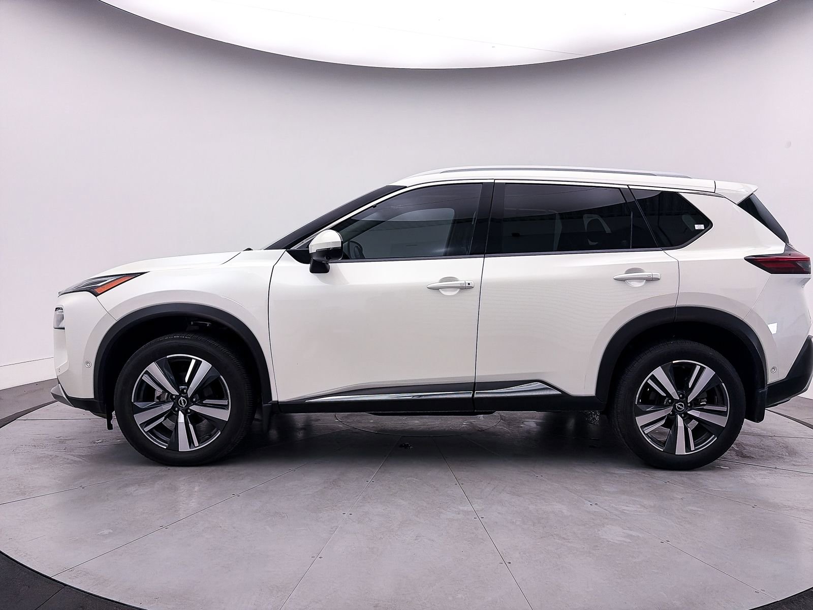 Used 2022 Nissan Rogue Platinum w/ Head-Up Display Package image 45