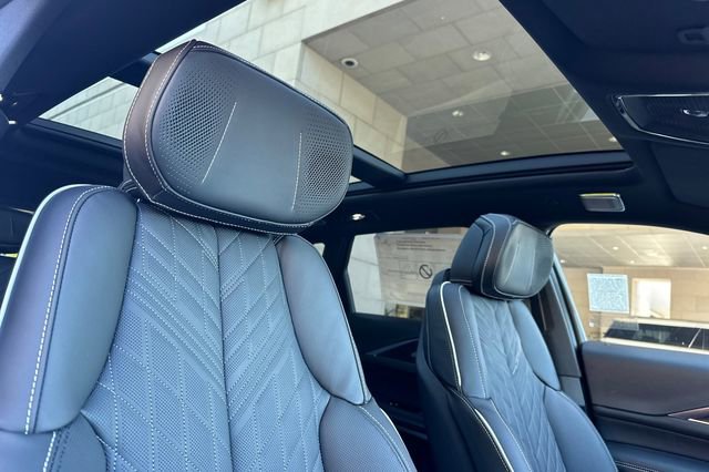 New 2026 Cadillac Lyriq V w/ Exterior Carbon Fiber Package image 16