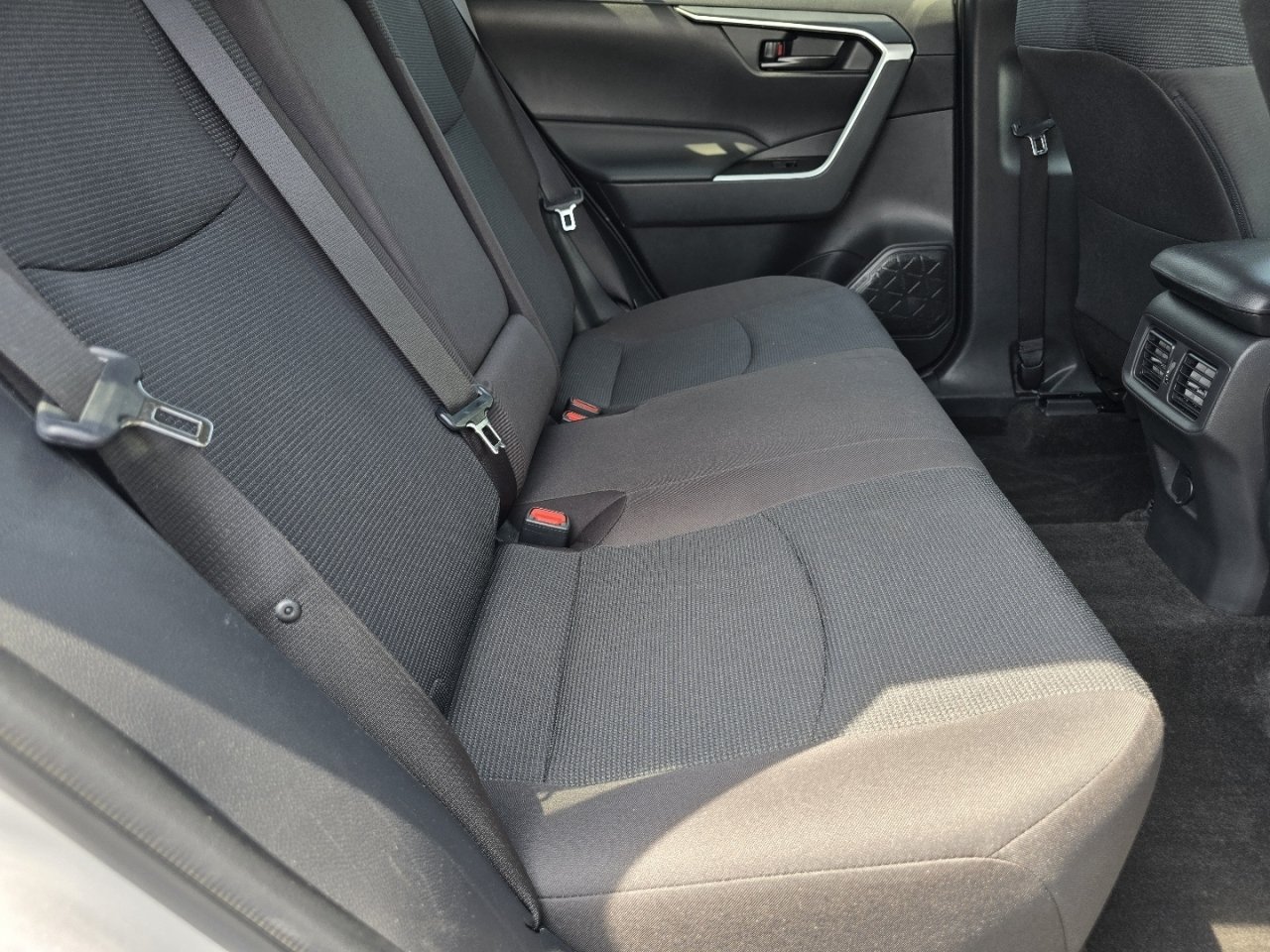 Certified 2023 Toyota RAV4 LE AWD/4WD image 17