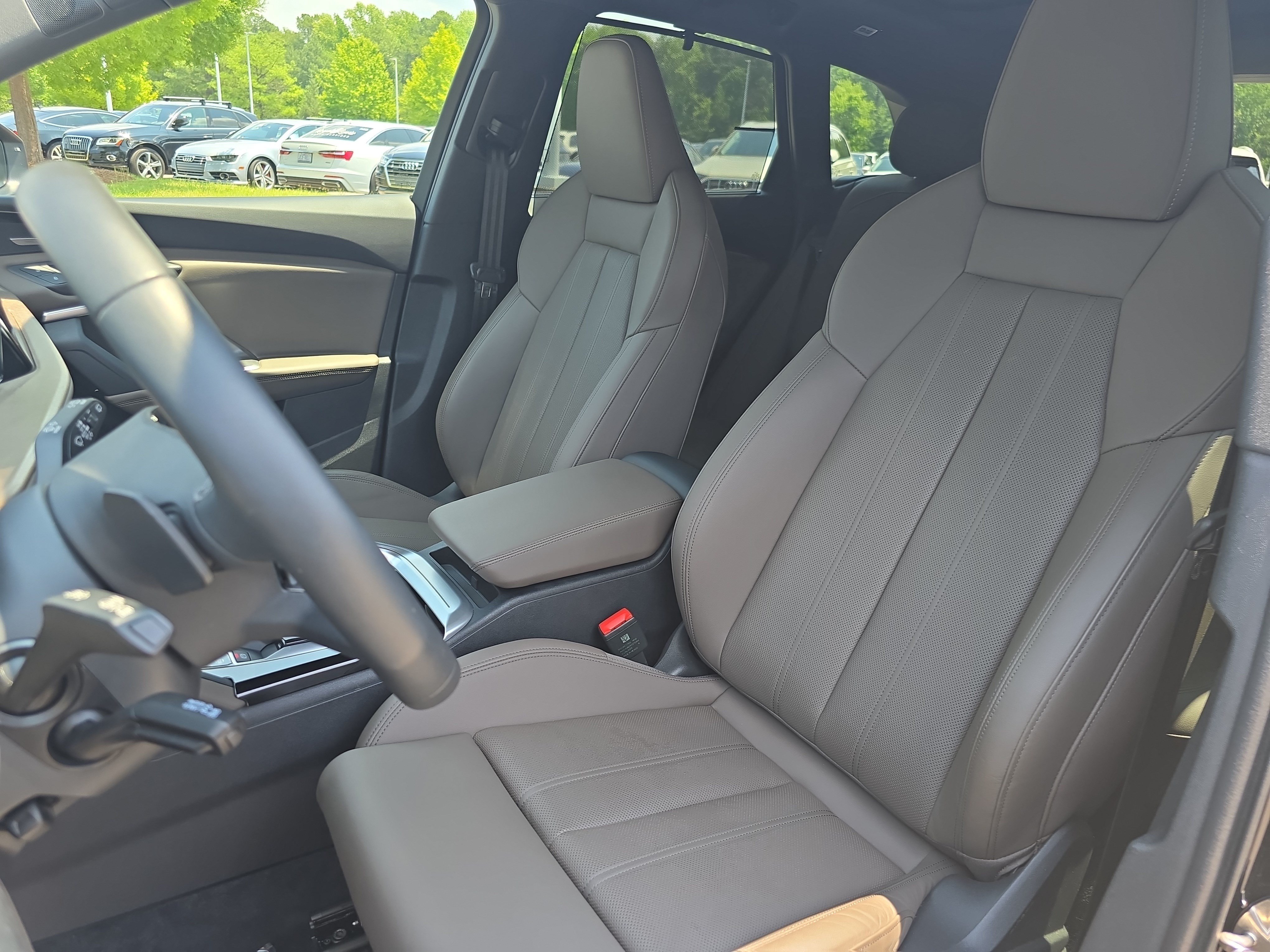 Certified 2025 Audi Q5 Premium Plus w/ Premium Plus AWD/4WD image 14