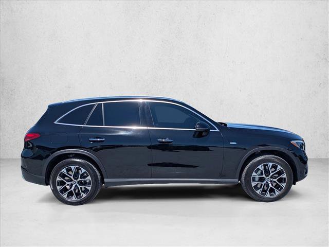 Used 2025 Mercedes-Benz GLC 350e 4MATIC image 4
