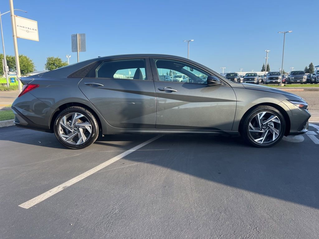 Used 2025 Hyundai Elantra Sport w/ Cargo Package FWD image 12