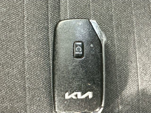 Used 2022 Kia Seltos Nightfall Edition image 17