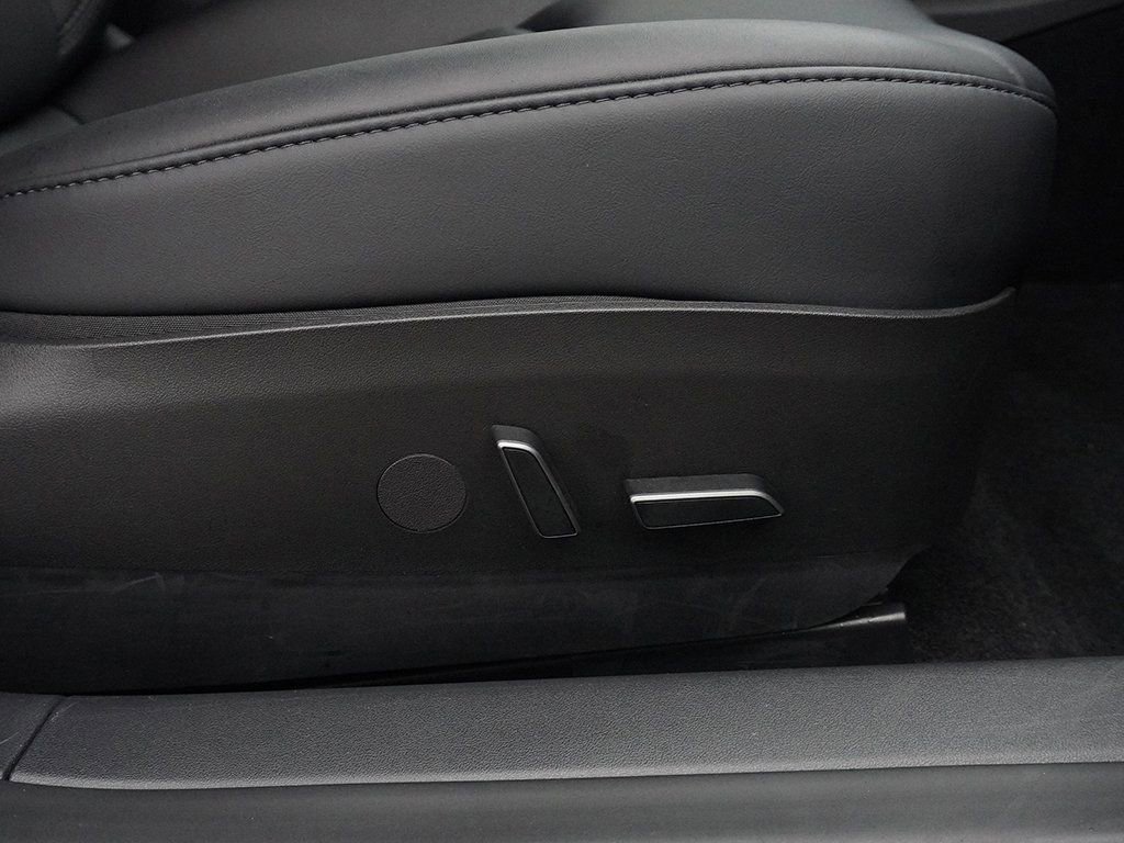 Used 2023 Tesla Model 3 Standard Range image 32