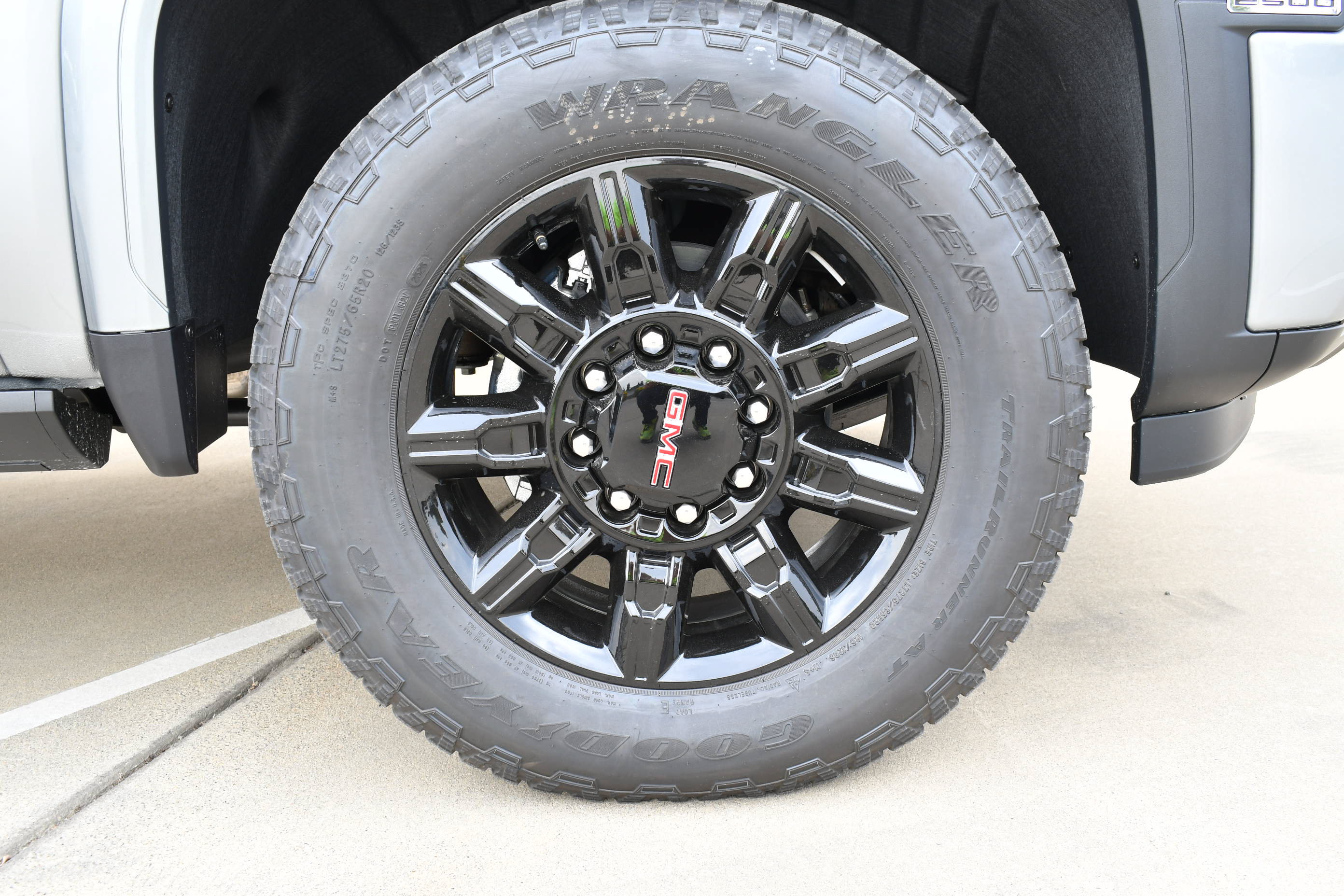 New 2026 GMC Sierra 2500 AT4 w/ AT4 Premium Plus Package AWD/4WD image 25