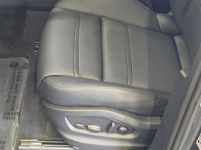 Used 2026 Porsche Cayenne Coupe AWD/4WD image 32