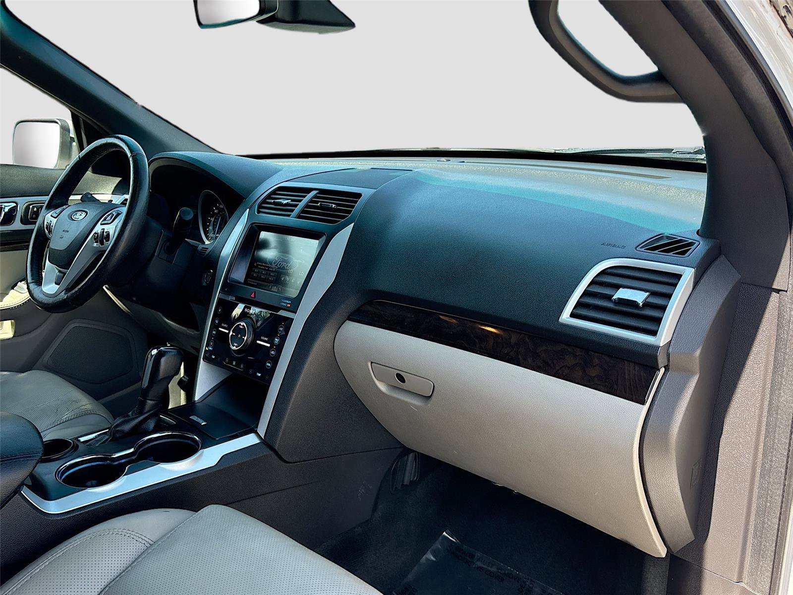 Used 2015 Ford Explorer Limited w/ Equipment Group 302A FWD image 30