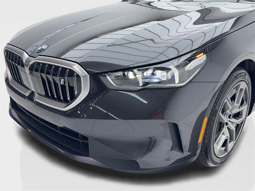 Used 2024 BMW i5 eDrive40i image 5