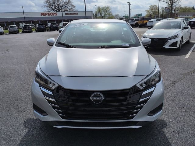 Used 2025 Nissan Versa SV image 2