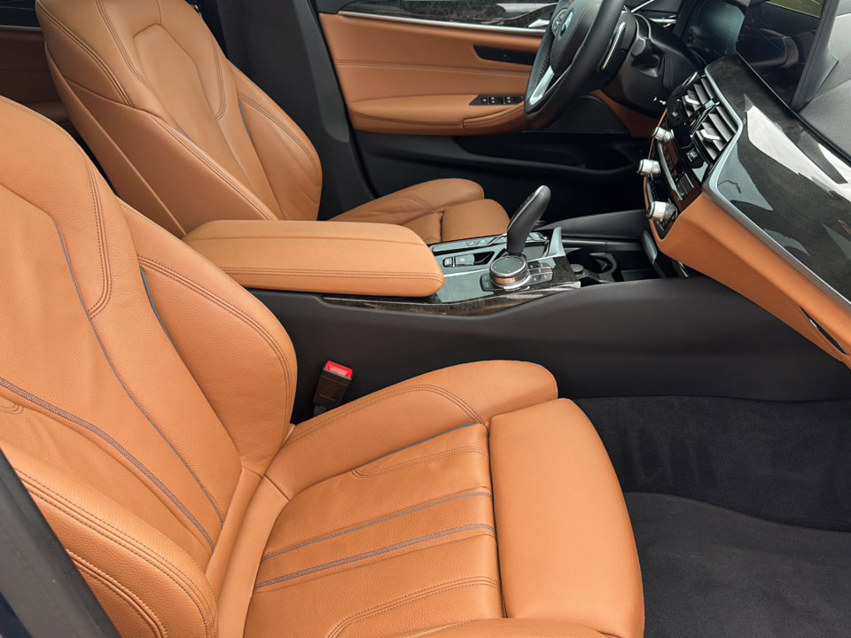 Certified 2023 BMW 530e xDrive w/ Premium Package image 24