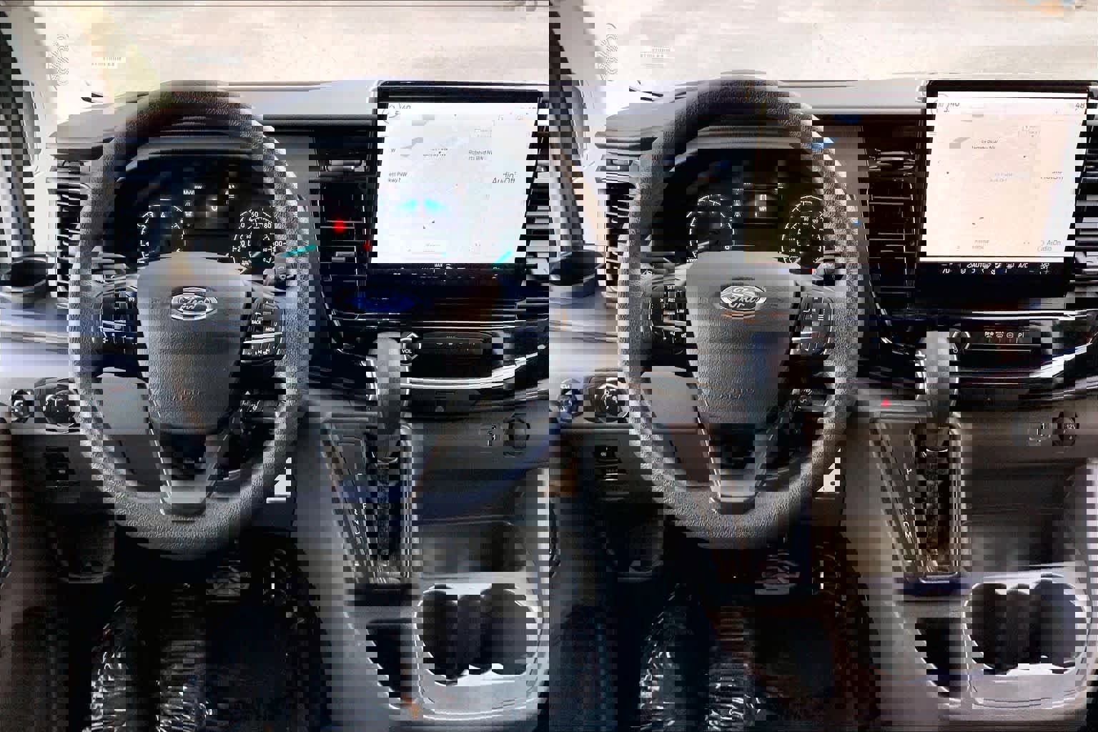 Used 2023 Ford Transit 350 XLT image 9