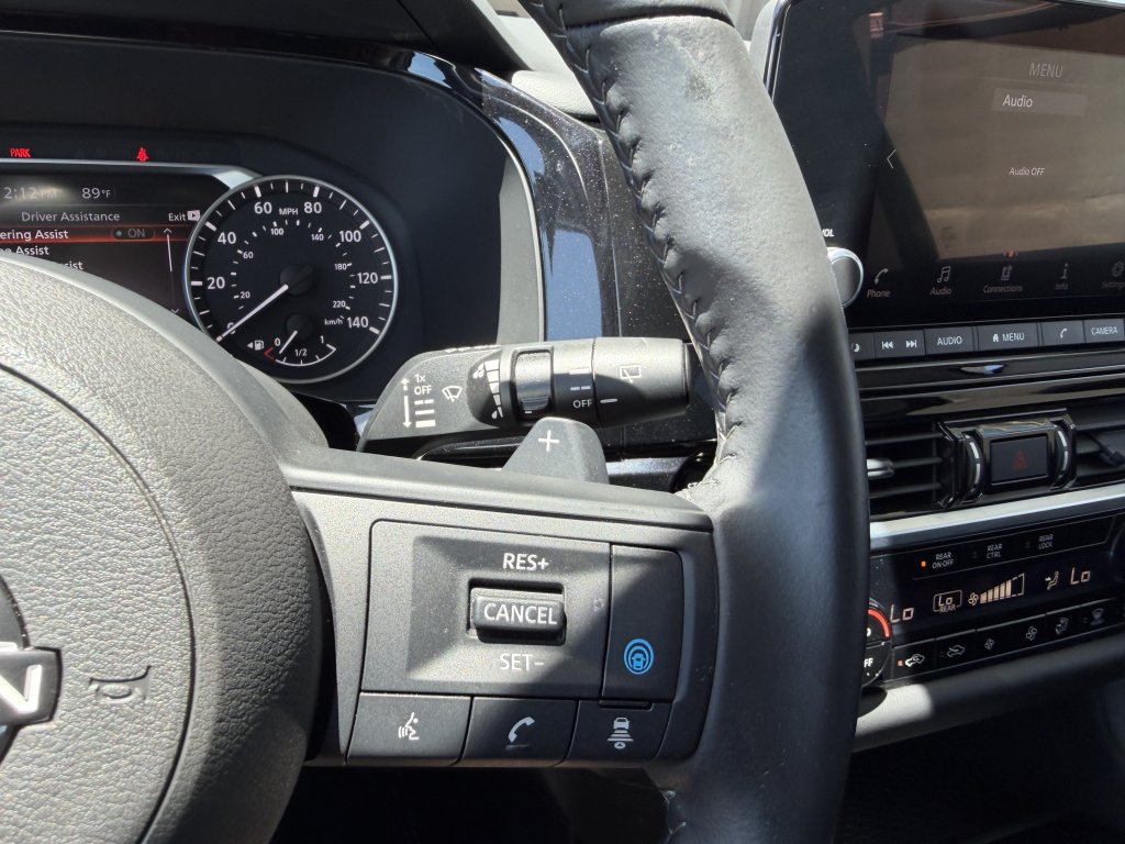 Used 2025 Nissan Pathfinder SV w/ SV Premium Package FWD image 30