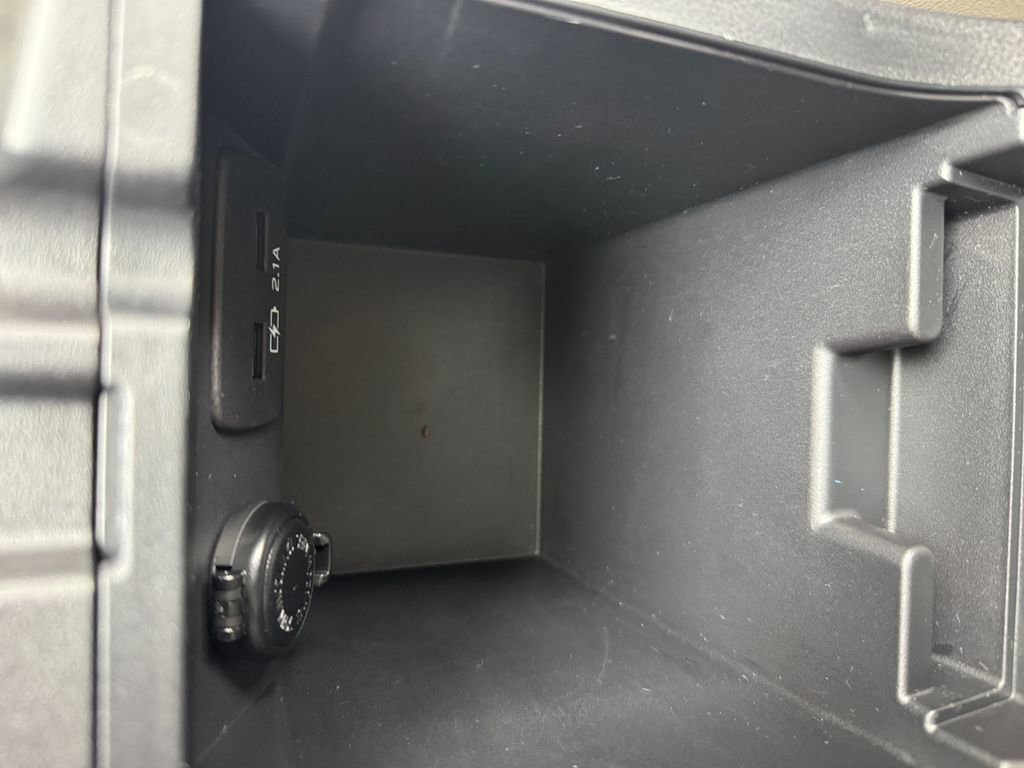 Used 2023 Subaru Impreza 2.0i Limited w/ Popular Package #2 image 27