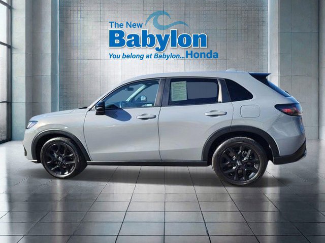 Used 2023 Honda HR-V Sport image 2