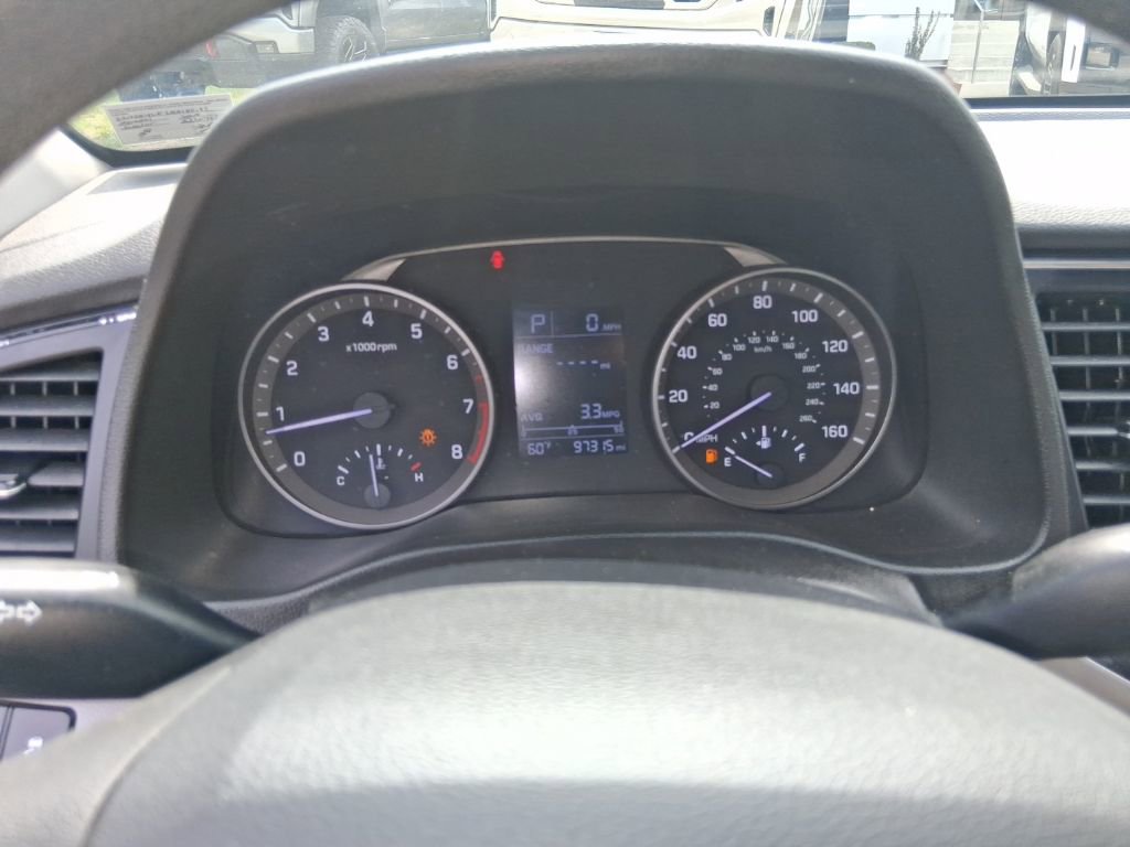 Used 2017 Hyundai Elantra SE image 13