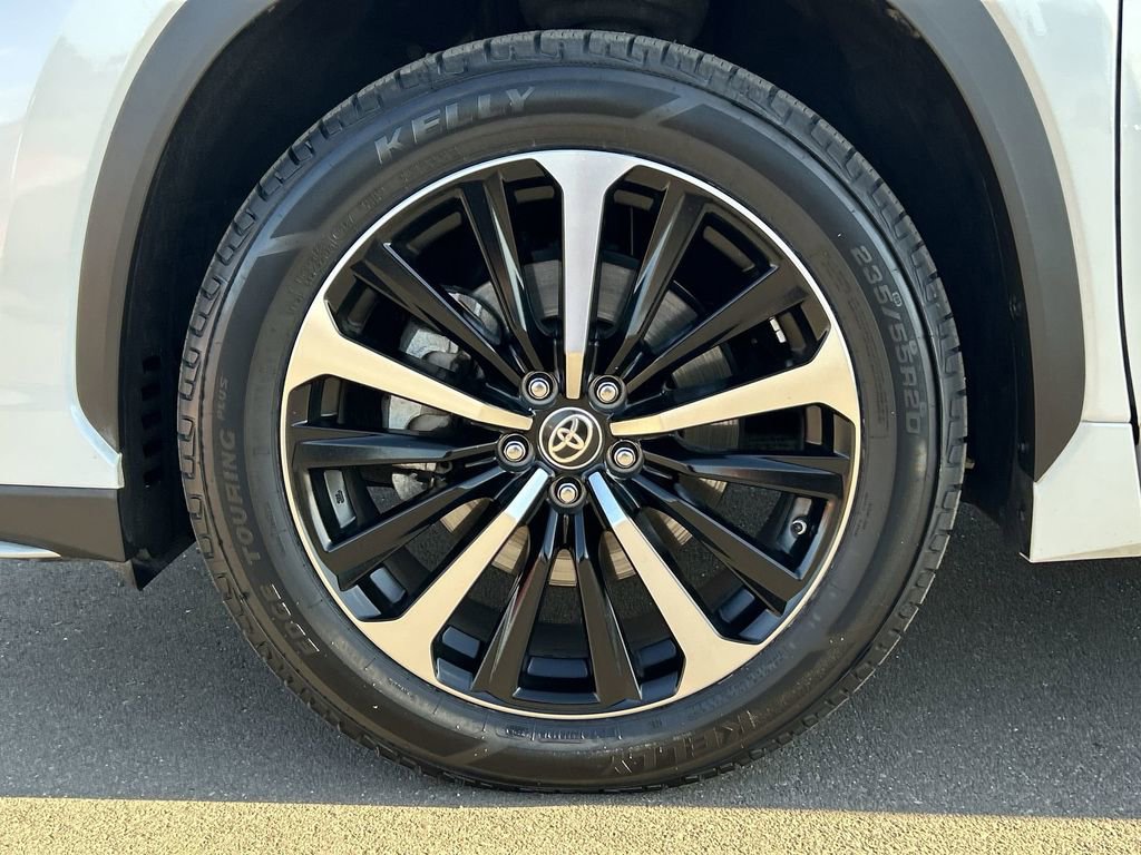 Used 2022 Toyota Highlander XSE image 34