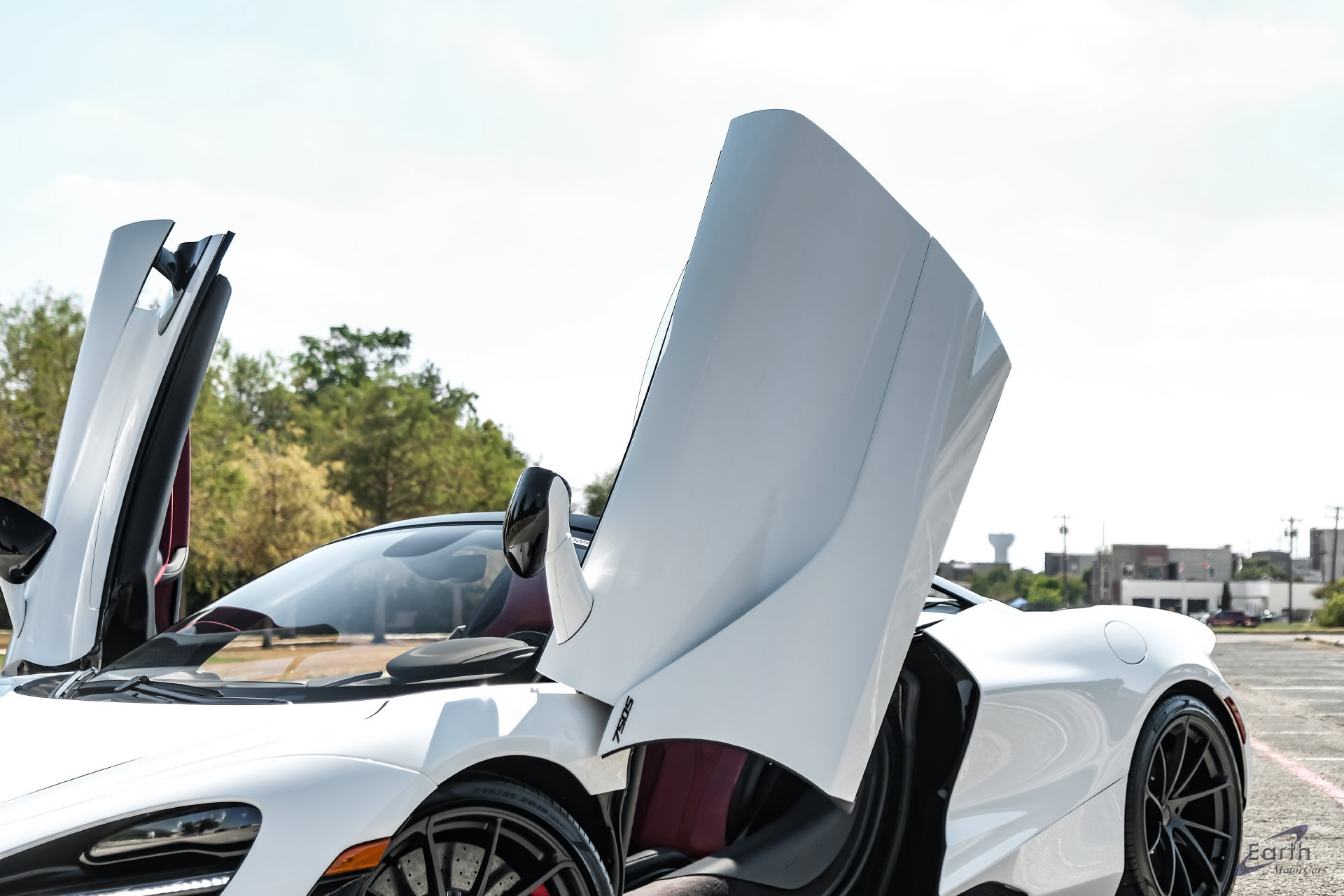 Used 2025 McLaren 750S Spider RWD image 8