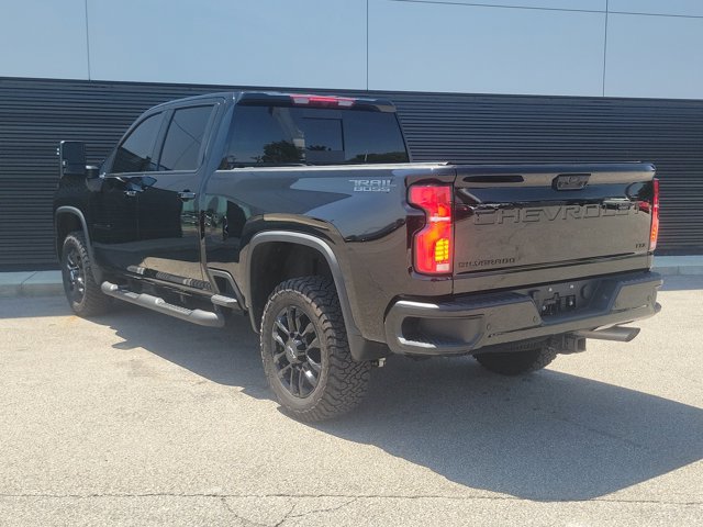 Used 2025 Chevrolet Silverado 3500 LTZ w/ Trail Boss Package AWD/4WD image 3
