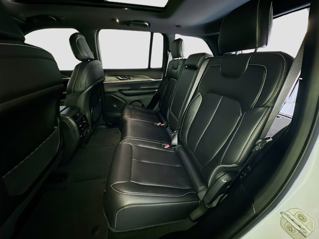 Certified 2024 Jeep Grand Cherokee Limited w/ Trailer Tow Package AWD/4WD image 24