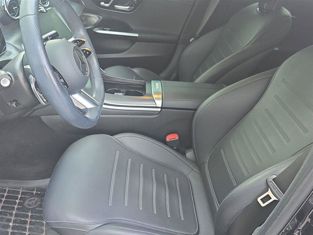 Used 2024 Mercedes-Benz C 300 4MATIC Sedan image 7