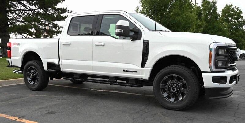 Used 2023 Ford F350 Lariat w/ Lariat Ultimate Package AWD/4WD image 14