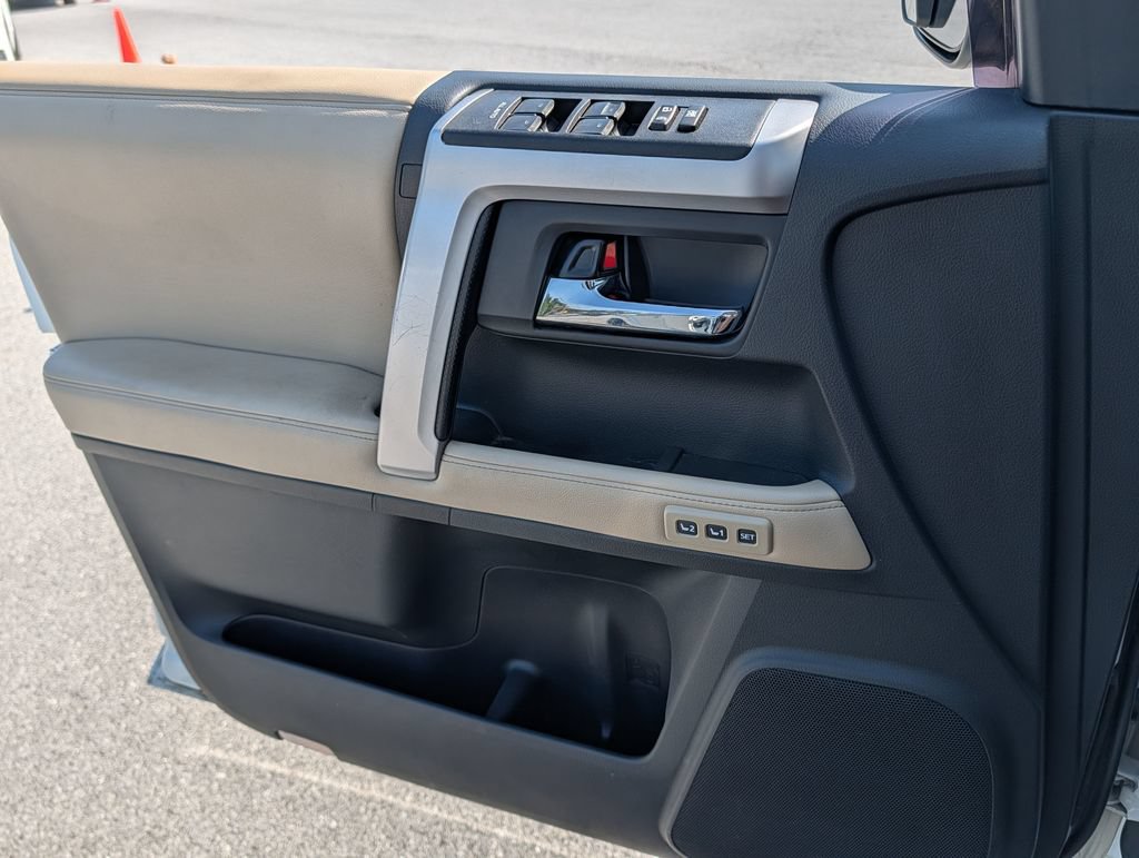Used 2015 Toyota 4Runner Limited AWD/4WD image 26