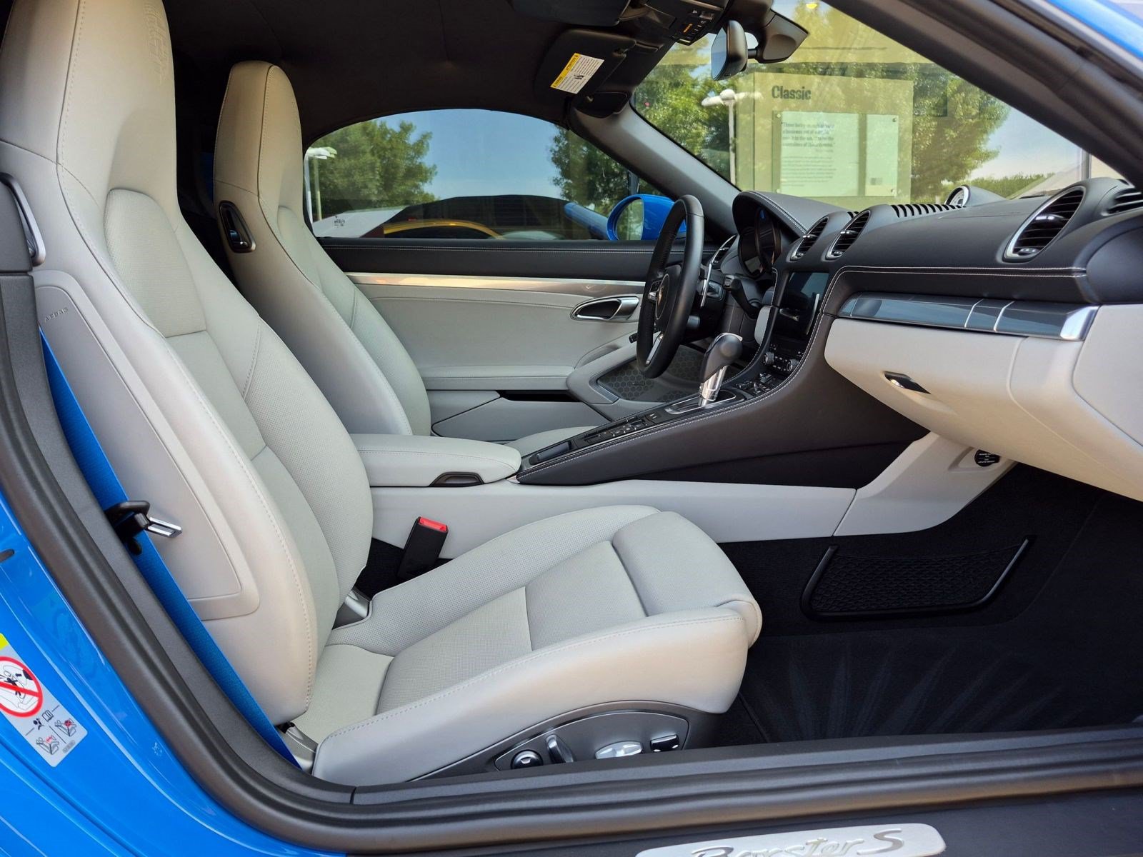 Certified 2025 Porsche 718 Boxster S RWD image 24